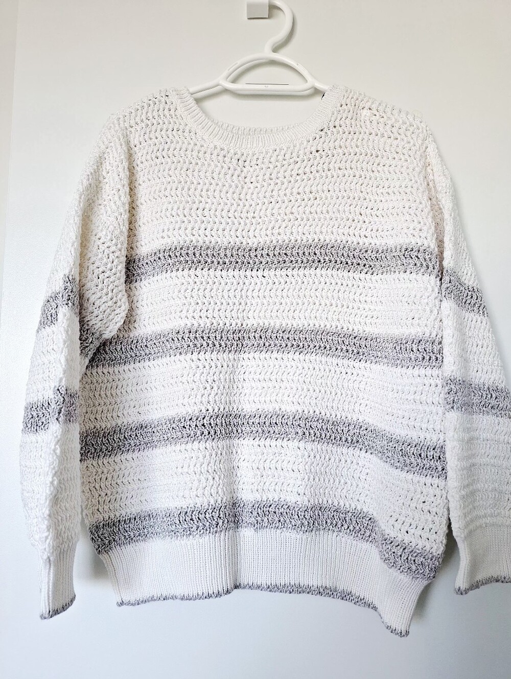 Massimo Dutti Woman's Cotton Sweater
Size S-М Excellent